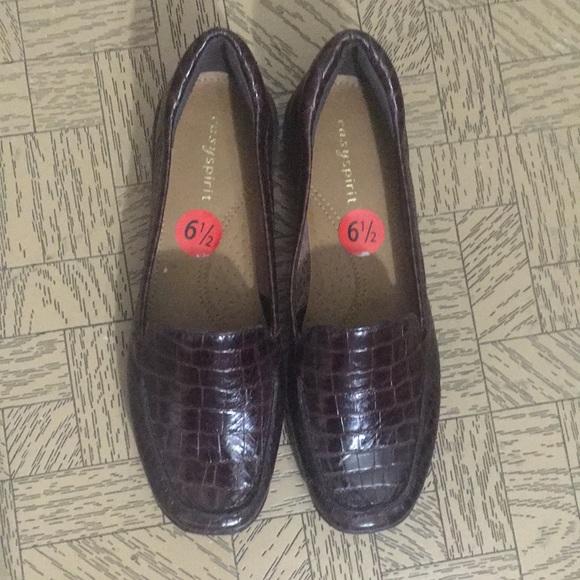 Women’s size 6.5 brown loafers from Easyspirit, slip on, flats. Never worn - Picture 2 of 6